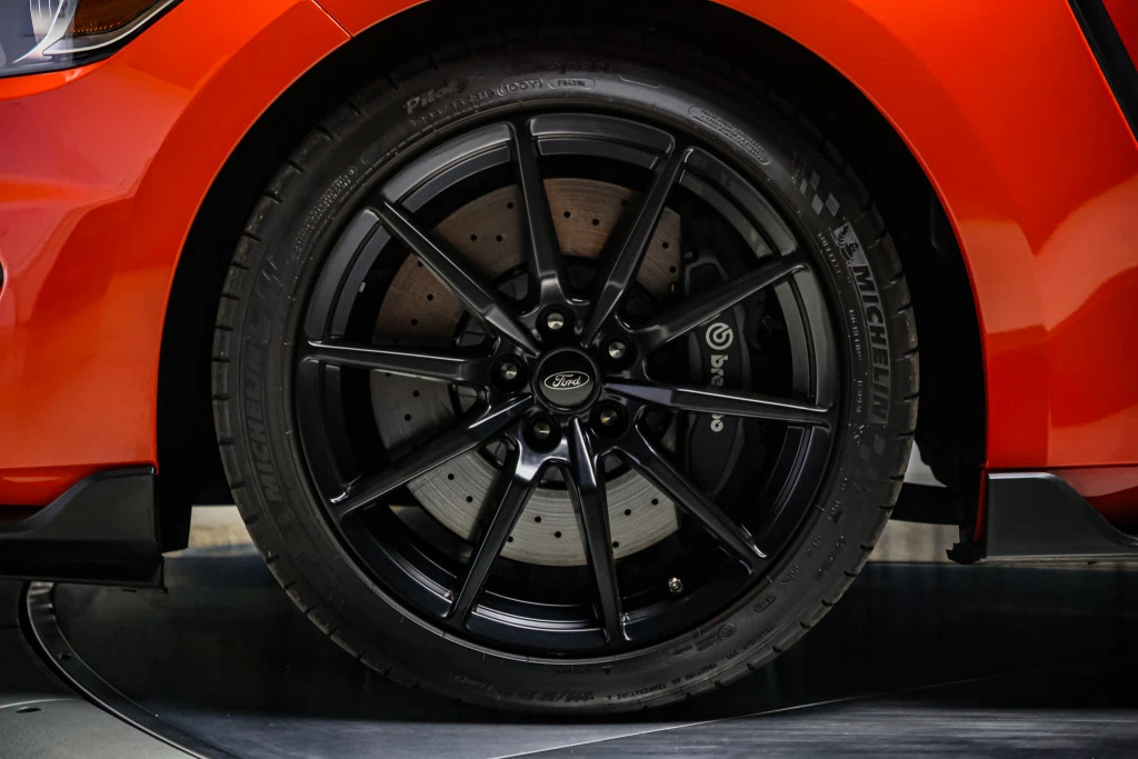2016 Ford Mustang Shelby GT350 Technology Package, 15/30