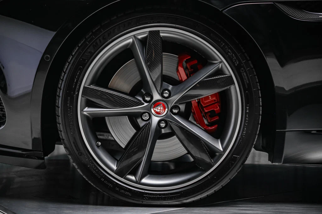 2019 Jaguar F-Type R AWD, 15/30