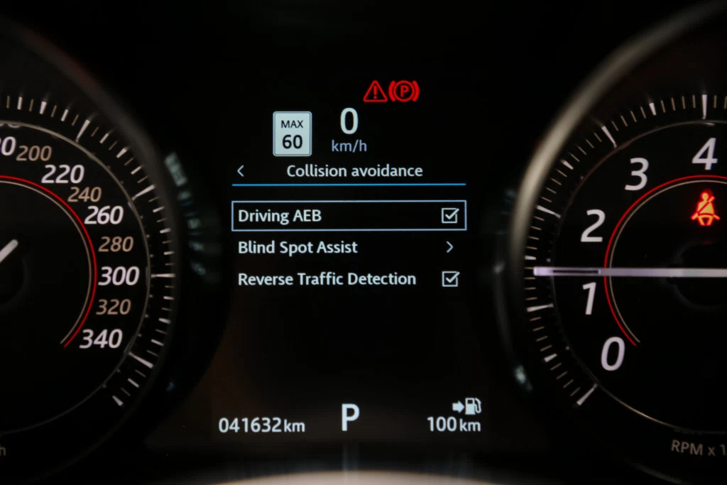 2019 Jaguar F-Type R AWD, 28/30