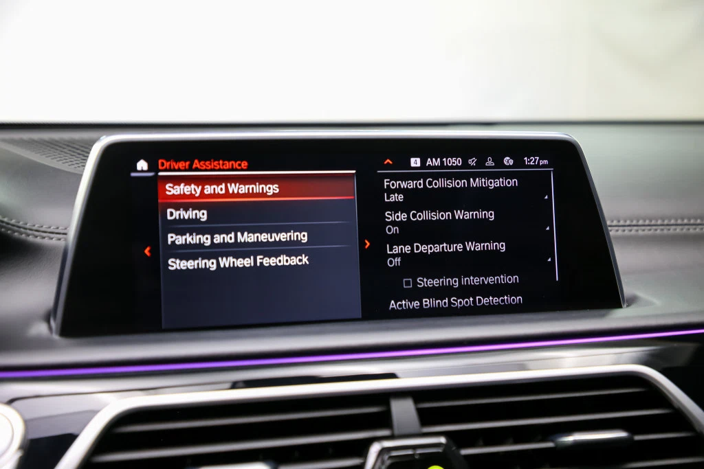 2021 BMW 750i xDrive M Sport, 27/30