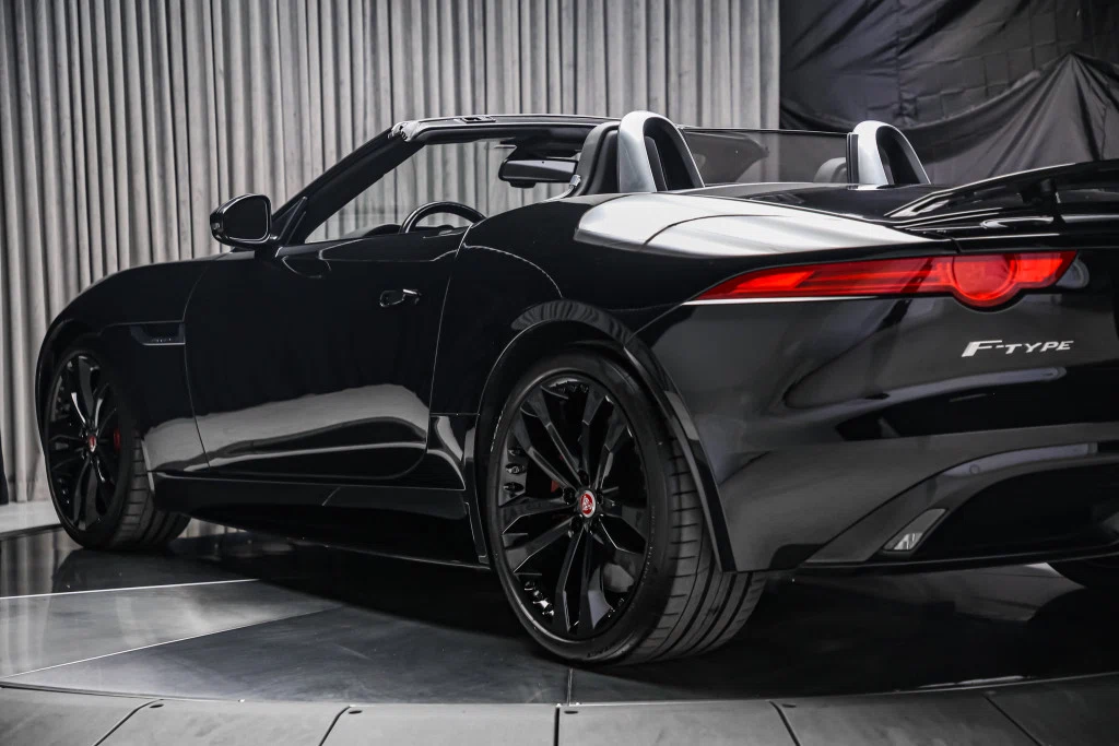 2017 Jaguar F-Type S Convertible AWD, 19/30