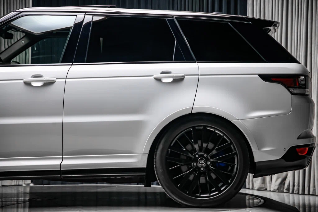 2017 Land Rover Range Rover Sport SVR (L494, 2015–2017), 18/30
