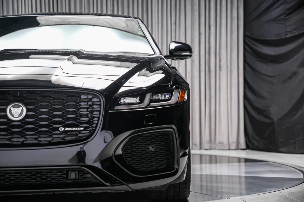 2024 Jaguar XF R-Dynamic SE (X260) P300 AWD, 12/30
