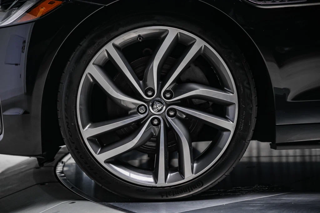2024 Jaguar XF R-Dynamic SE (X260) P300 AWD, 14/30
