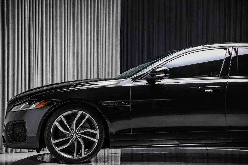 2024 Jaguar XF R-Dynamic SE (X260) P300 AWD, 15/30