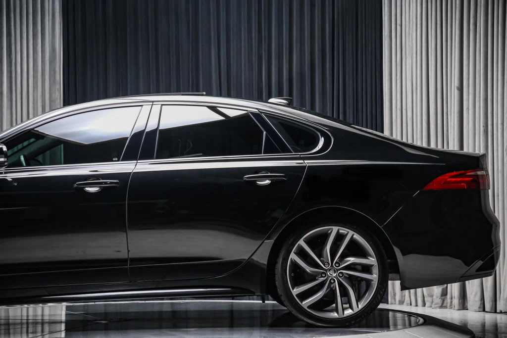 2024 Jaguar XF R-Dynamic SE (X260) P300 AWD, 16/30