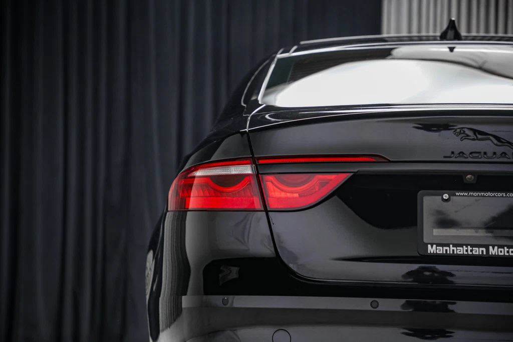 2024 Jaguar XF R-Dynamic SE (X260) P300 AWD, 17/30
