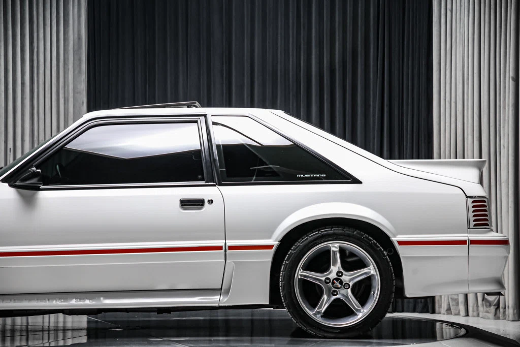1987 Ford Mustang GT (Fox Body), 17/30