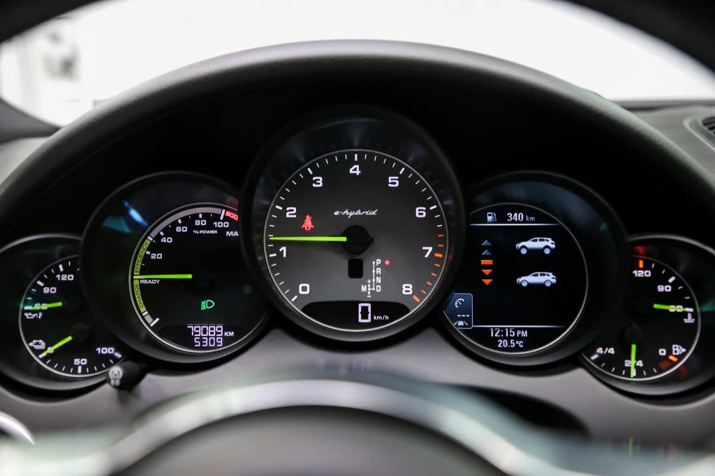 2017 Porsche Cayenne S E-Hybrid (2nd Generation) Platinum Edition, 23/30