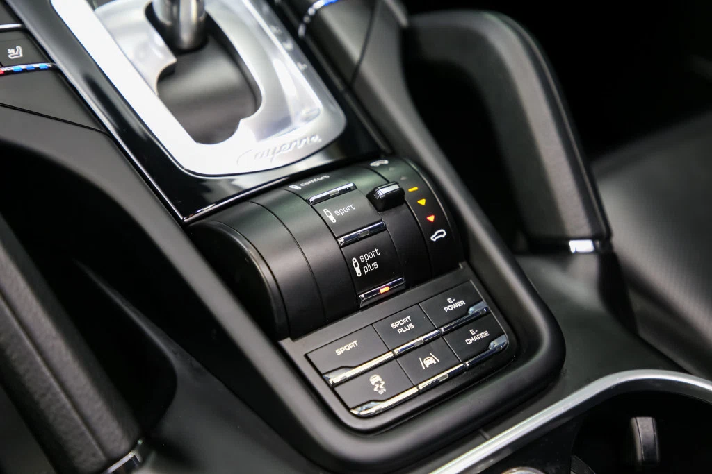 2017 Porsche Cayenne S E-Hybrid (2nd Generation) Platinum Edition, 28/30