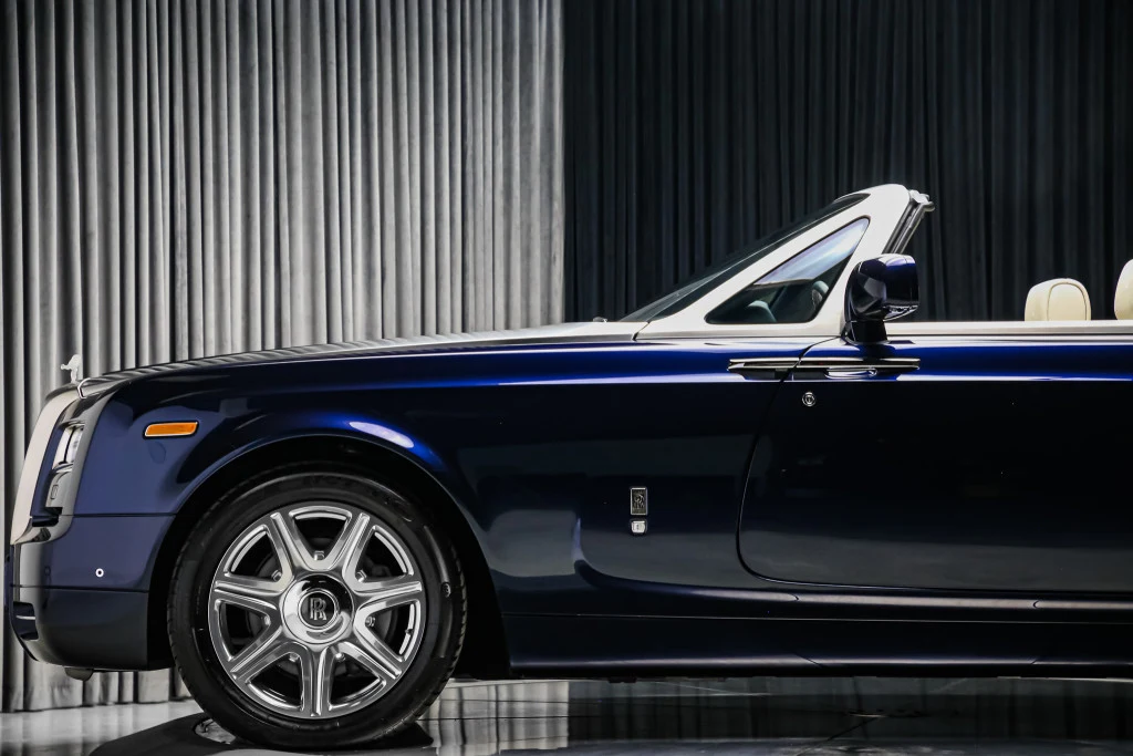 2013 Rolls-Royce Phantom Drophead Coupé Series II, 5/30