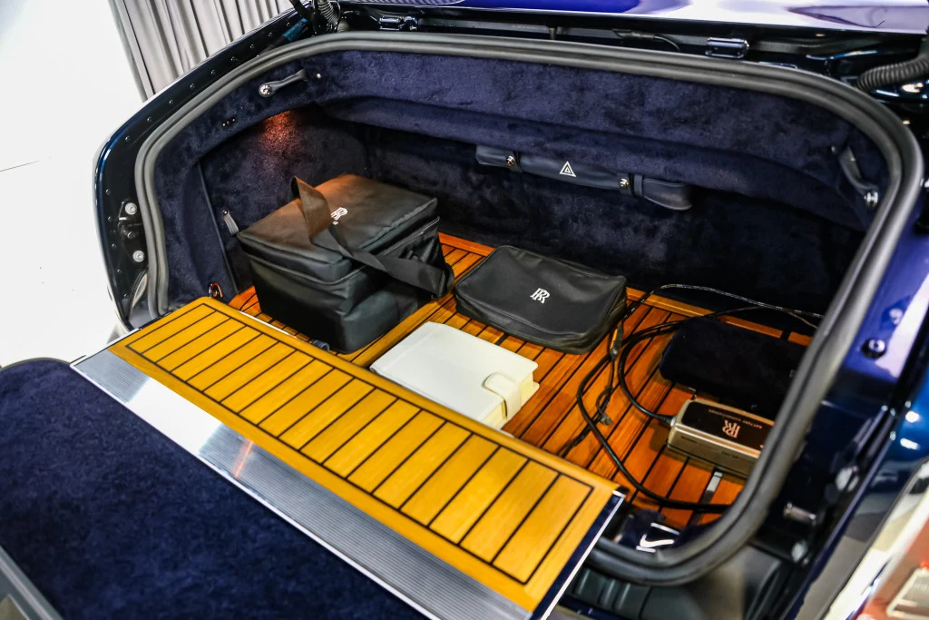 2013 Rolls-Royce Phantom Drophead Coupé Series II, 15/30