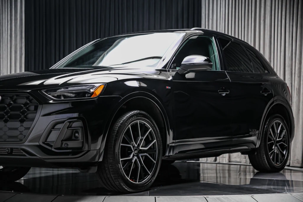 2022 Audi Q5 45 TFSI quattro Progressiv S line, 2/30