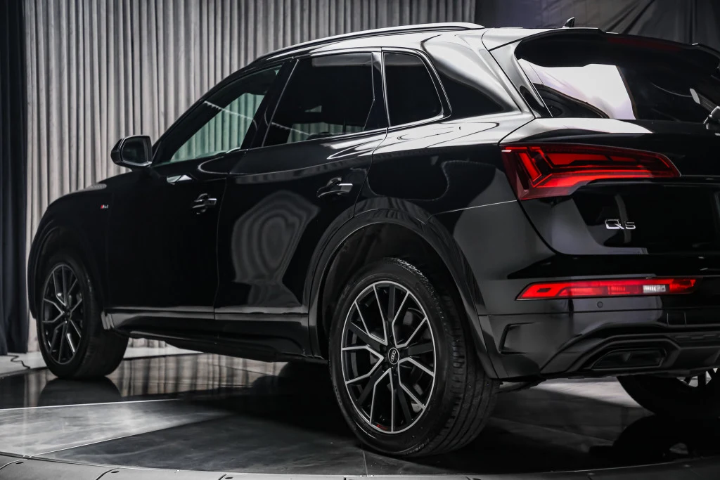 2022 Audi Q5 45 TFSI quattro Progressiv S line, 3/30