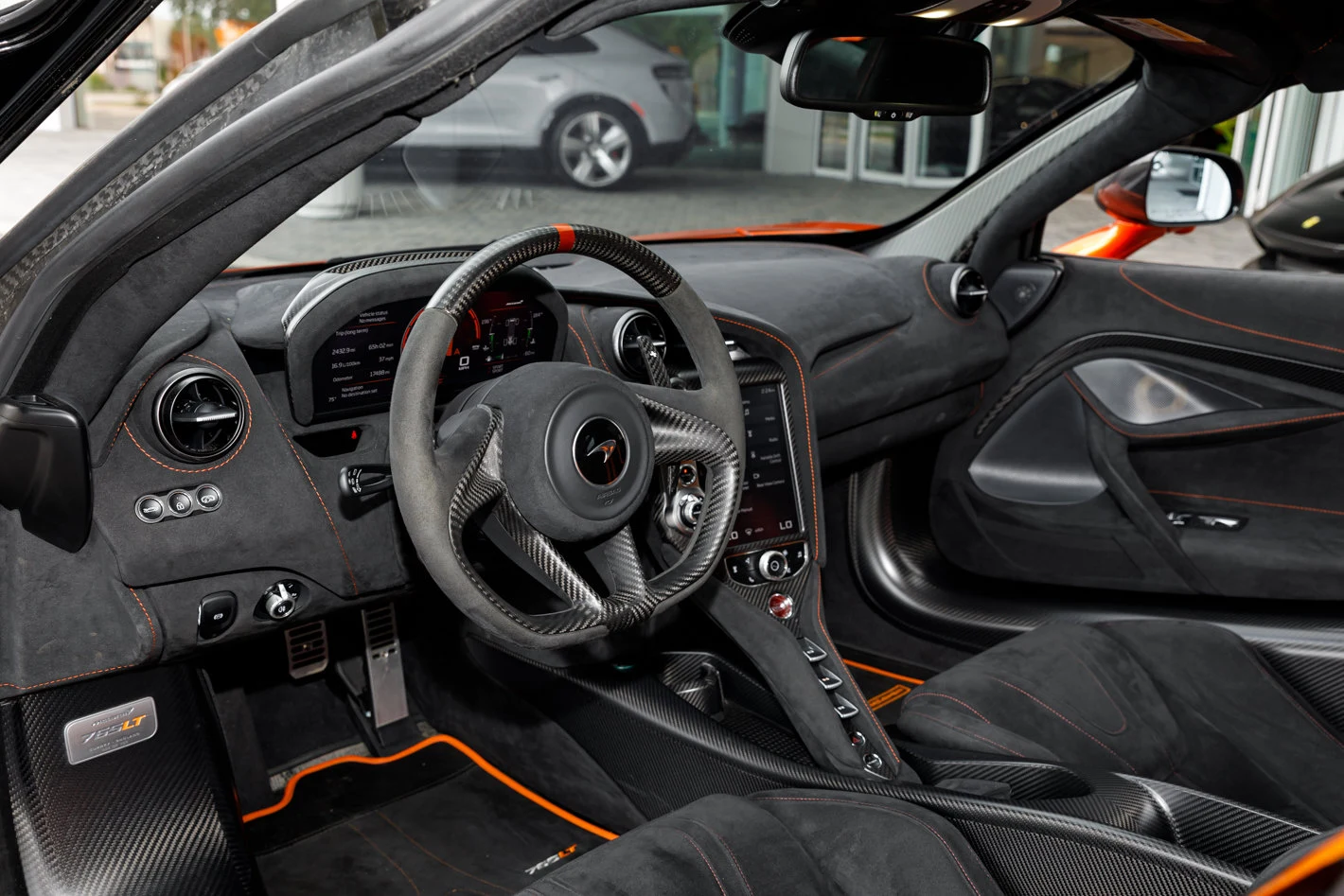 2021 McLaren 765LT, 26/30