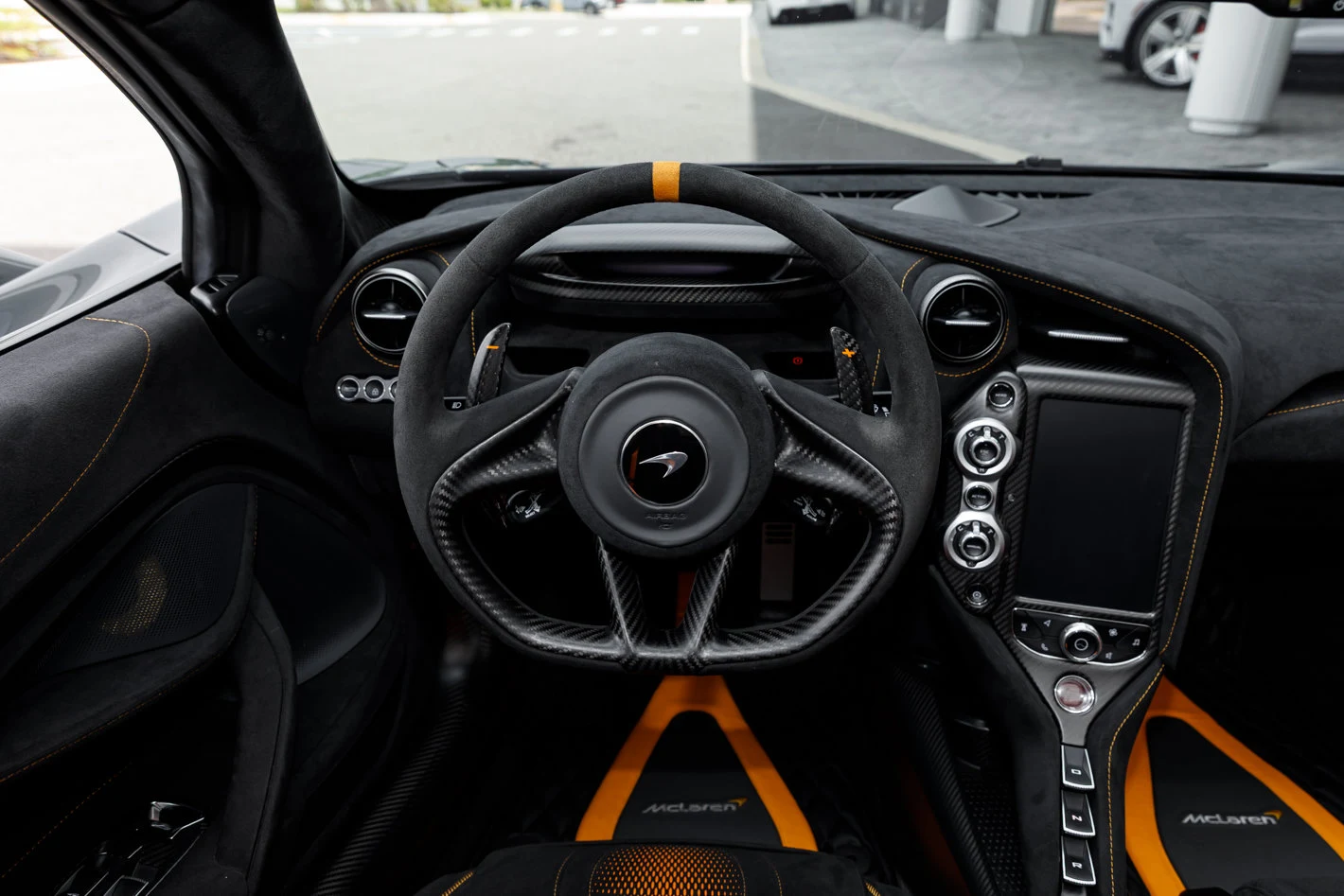 2022 McLaren 765LT Spider, 28/30