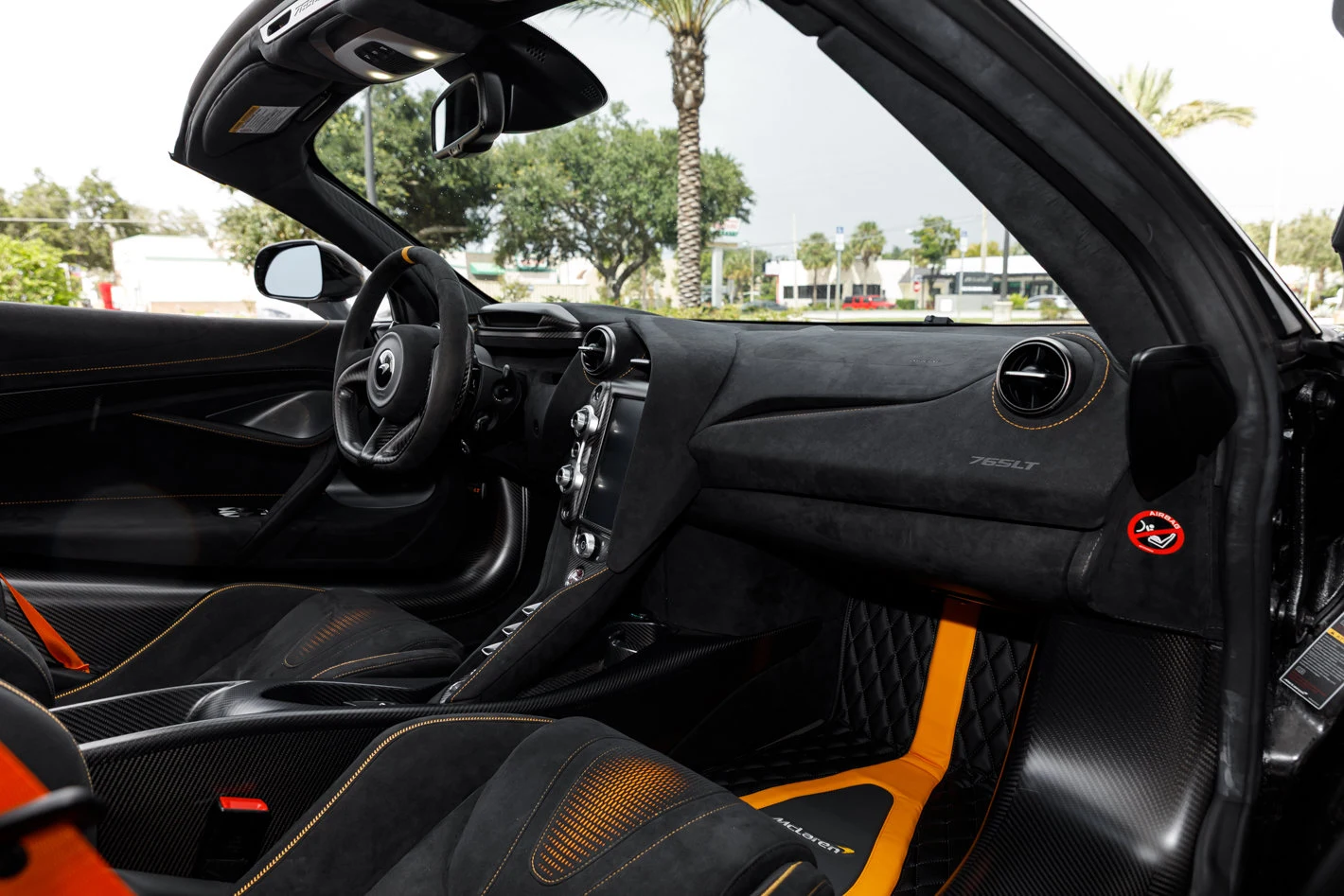 2022 McLaren 765LT Spider, 29/30