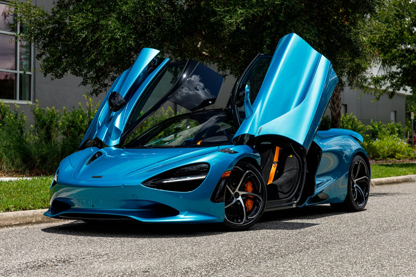 2025 McLaren 750S, 16/30