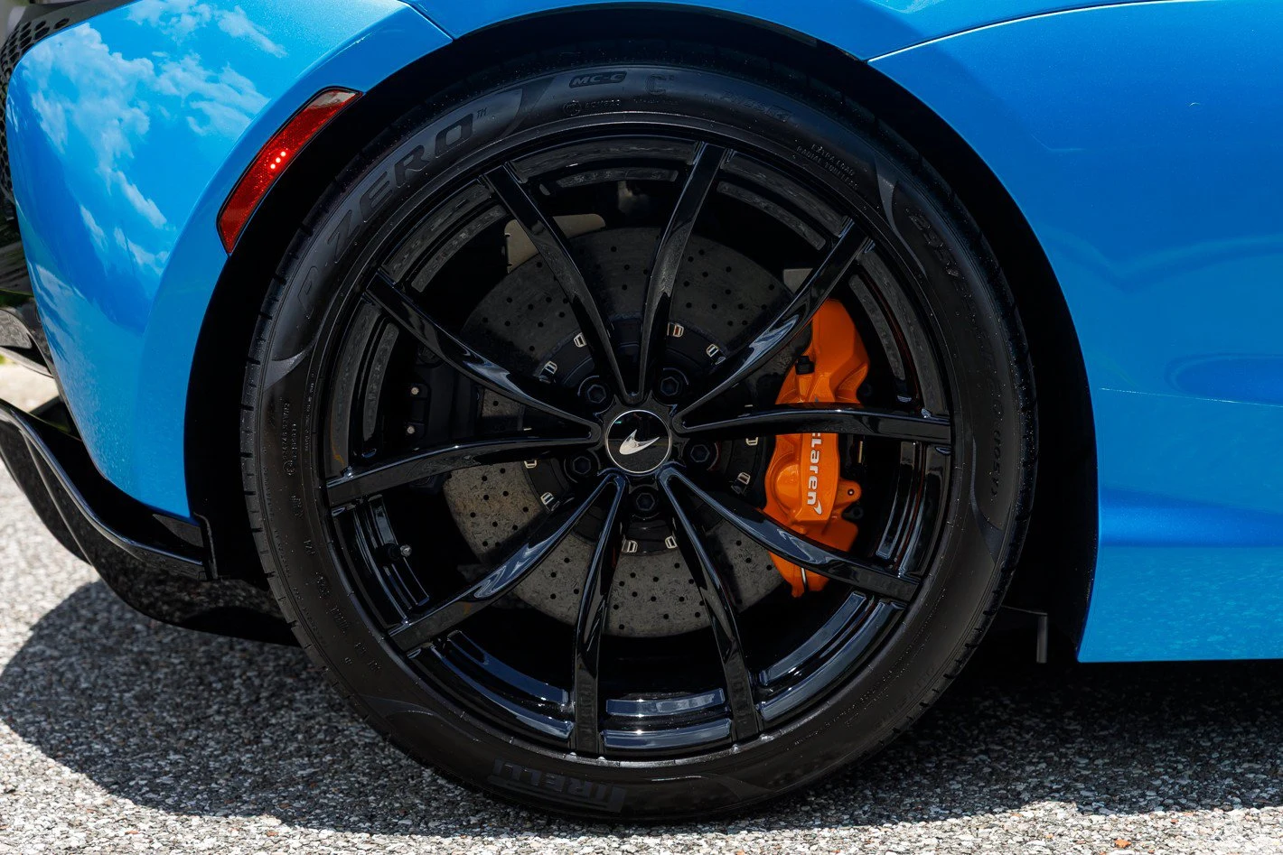 2026 McLaren Artura Spider TechLux, 24/30