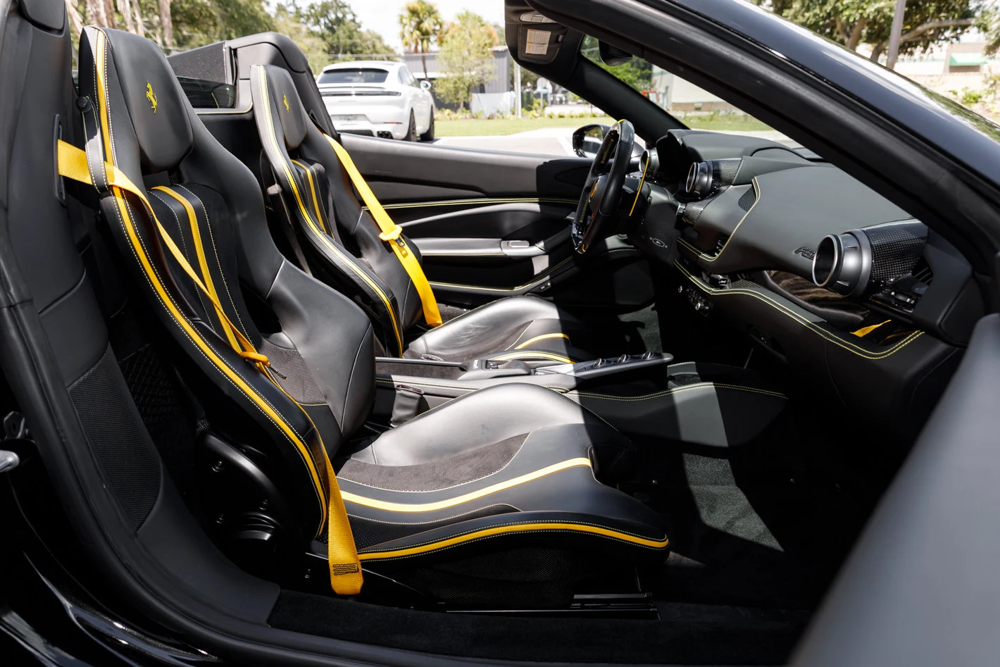 2022 Ferrari F8 Spider, 29/30