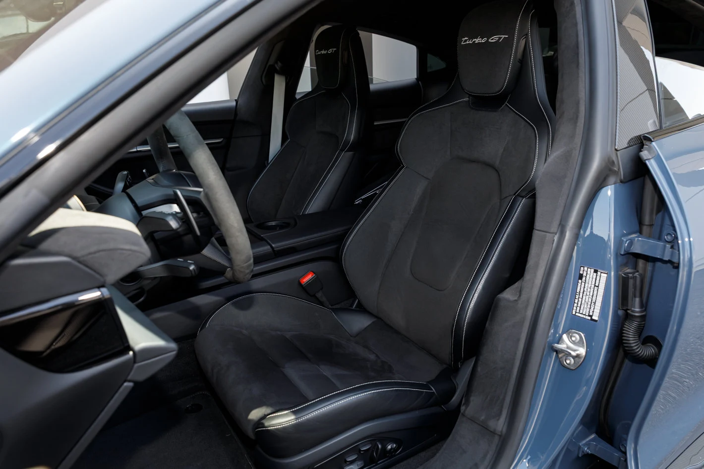2025 Porsche Taycan Turbo GT Weissach Package, 24/30