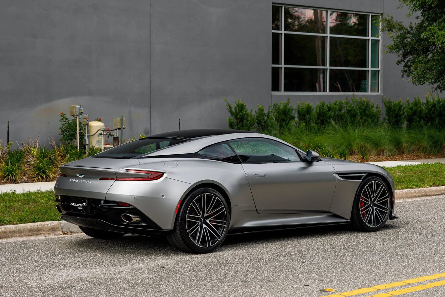 2024 Aston Martin DB12, 4/30