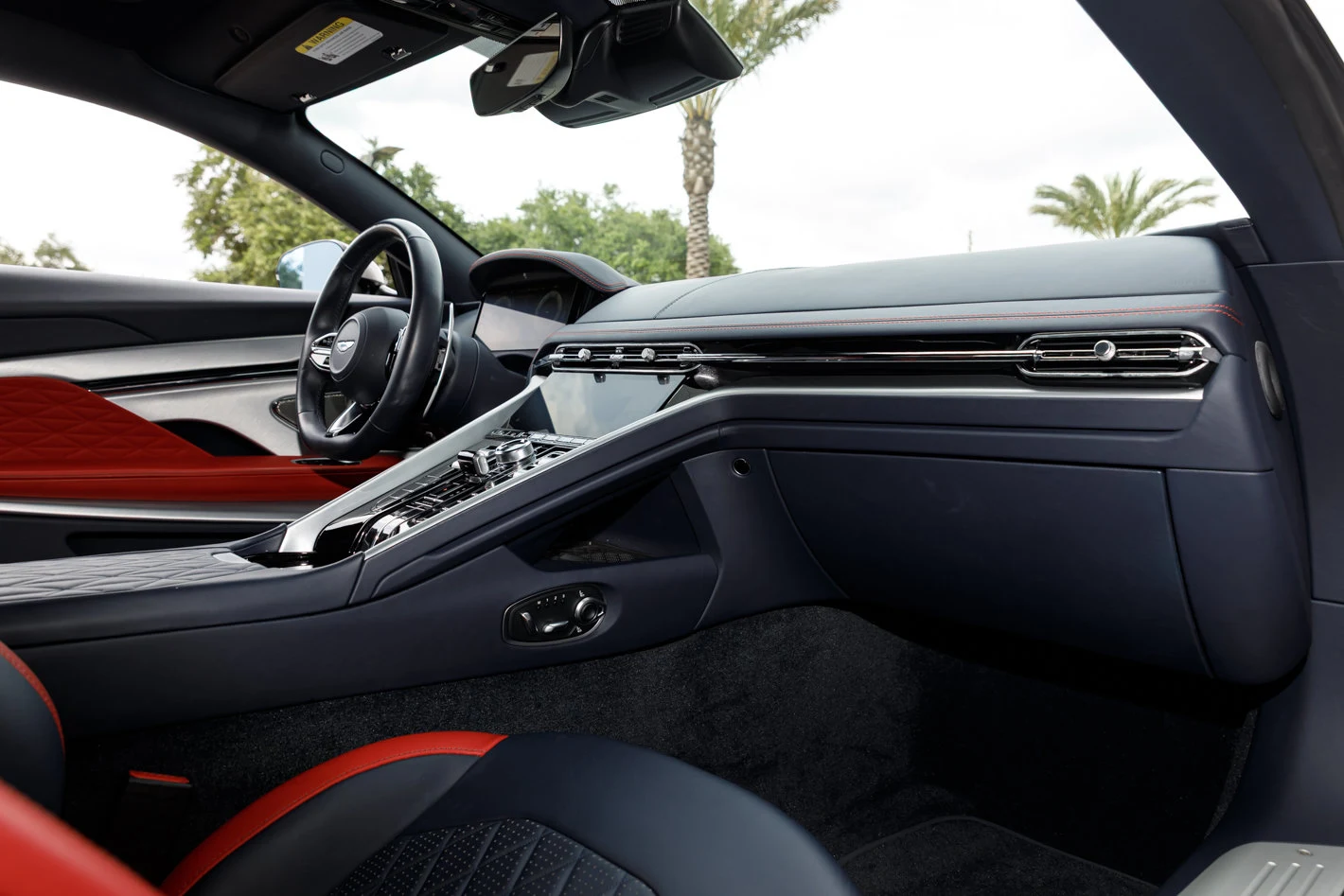 2024 Aston Martin DB12, 27/30