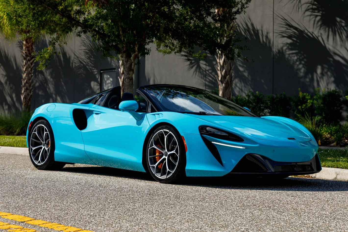 2026 McLaren Artura Spider TechLux, 2/30