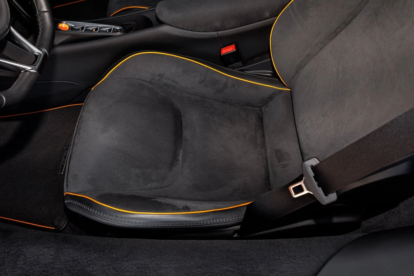 2025 McLaren Artura Performance, 27/30