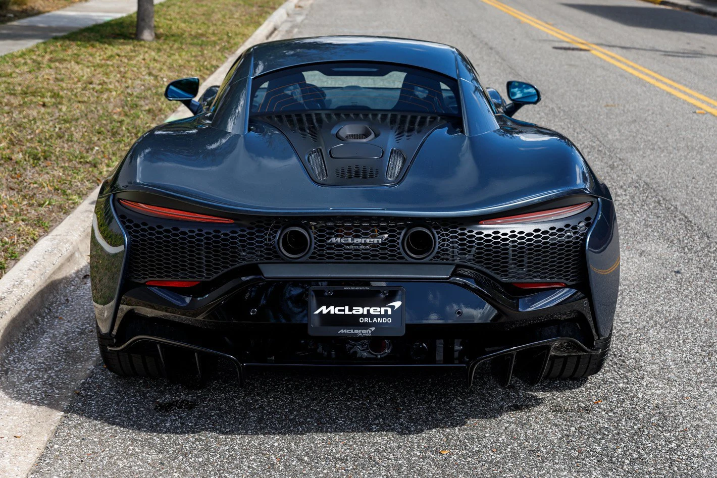 2026 McLaren Artura Performance, 6/30