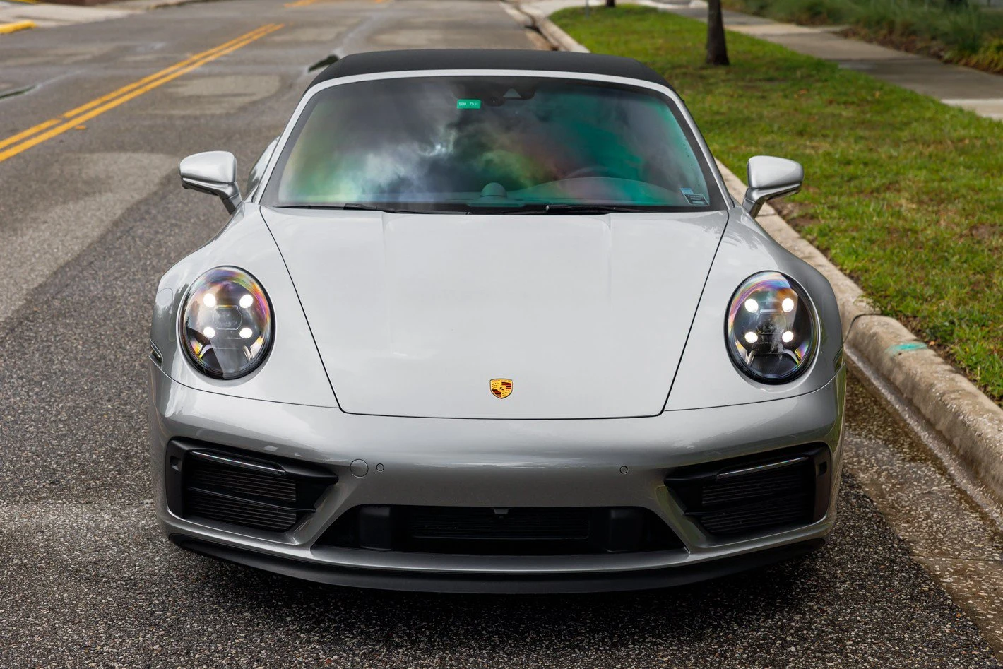 2022 Porsche 911 (992.1) Carrera GTS Cabriolet, 2/30