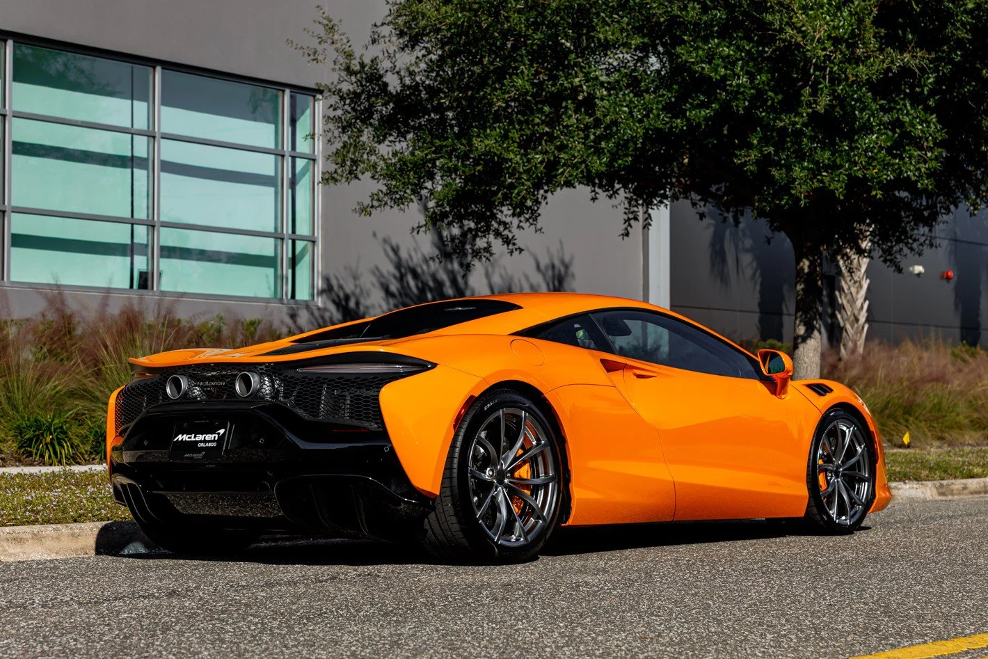 2025 McLaren Artura, 7/30
