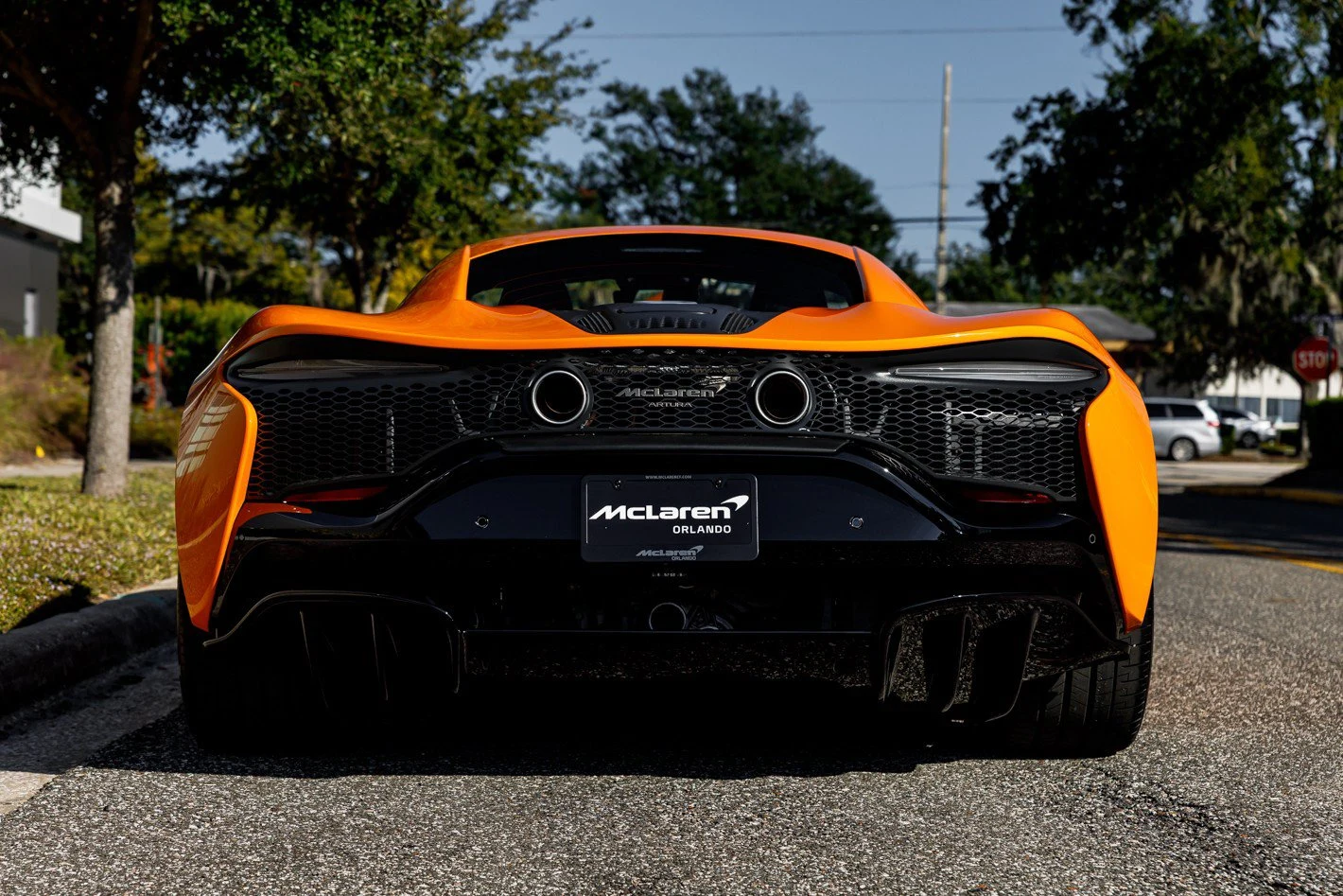 2025 McLaren Artura, 8/30