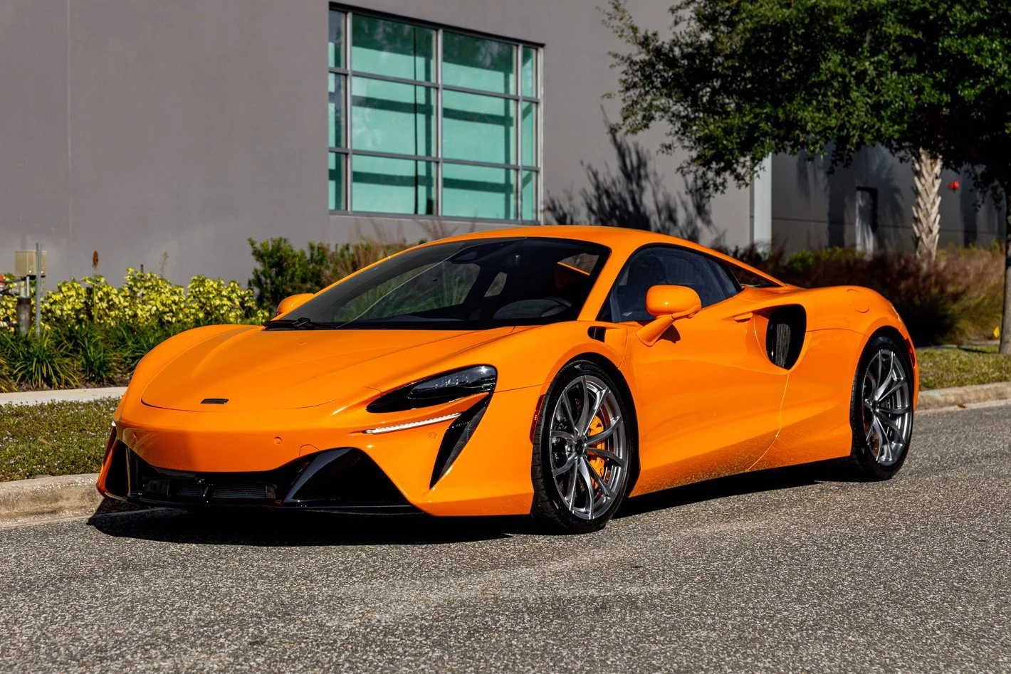 2025 McLaren Artura, 11/30