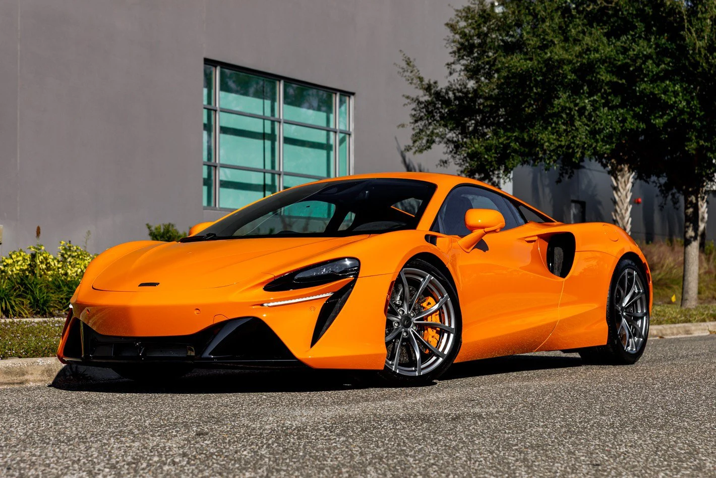 2025 McLaren Artura, 12/30
