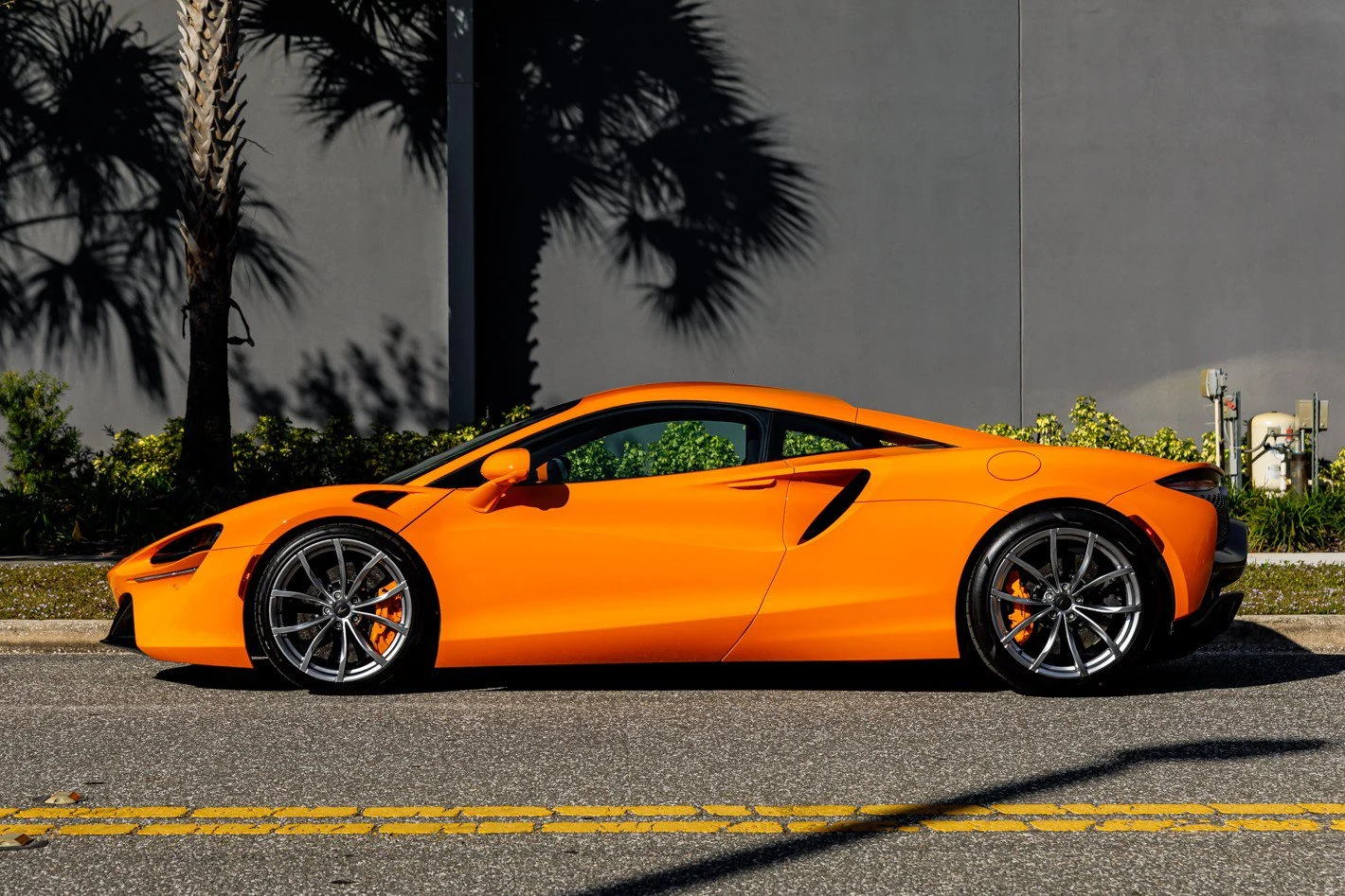 2025 McLaren Artura, 14/30