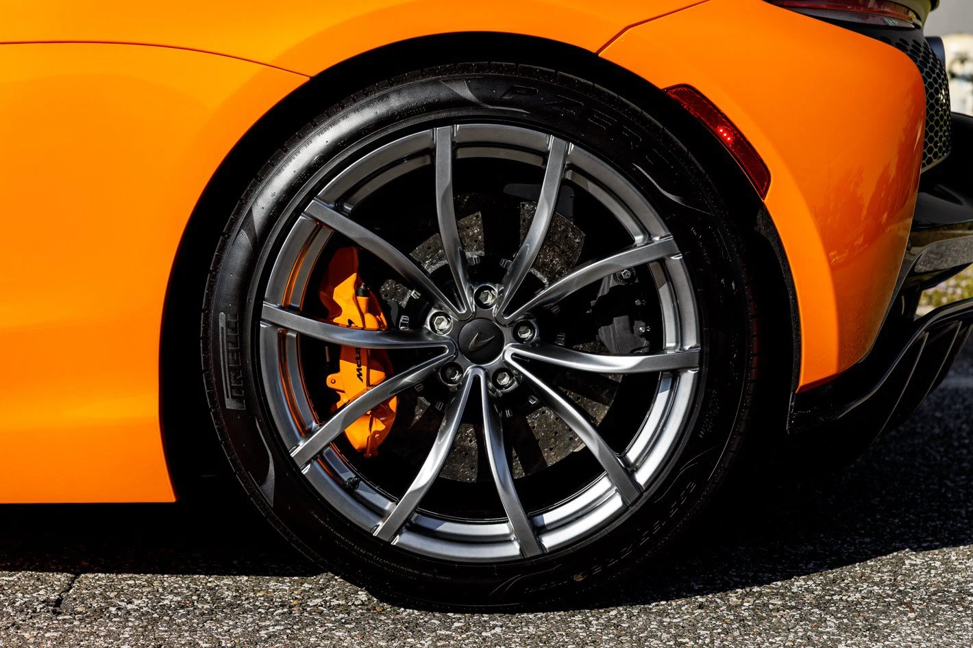 2025 McLaren Artura, 17/30