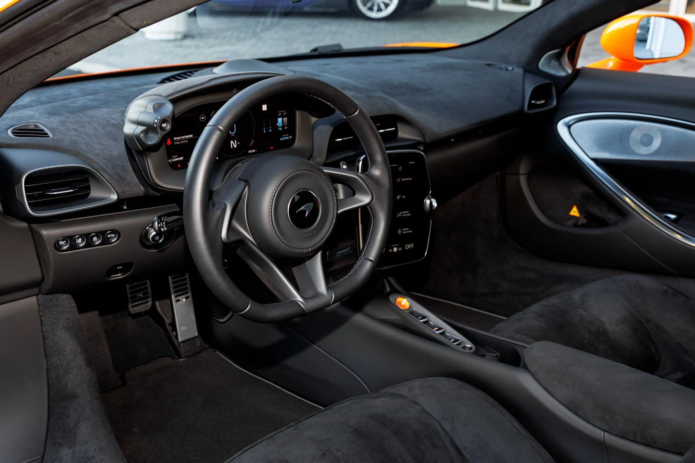 2025 McLaren Artura, 26/30