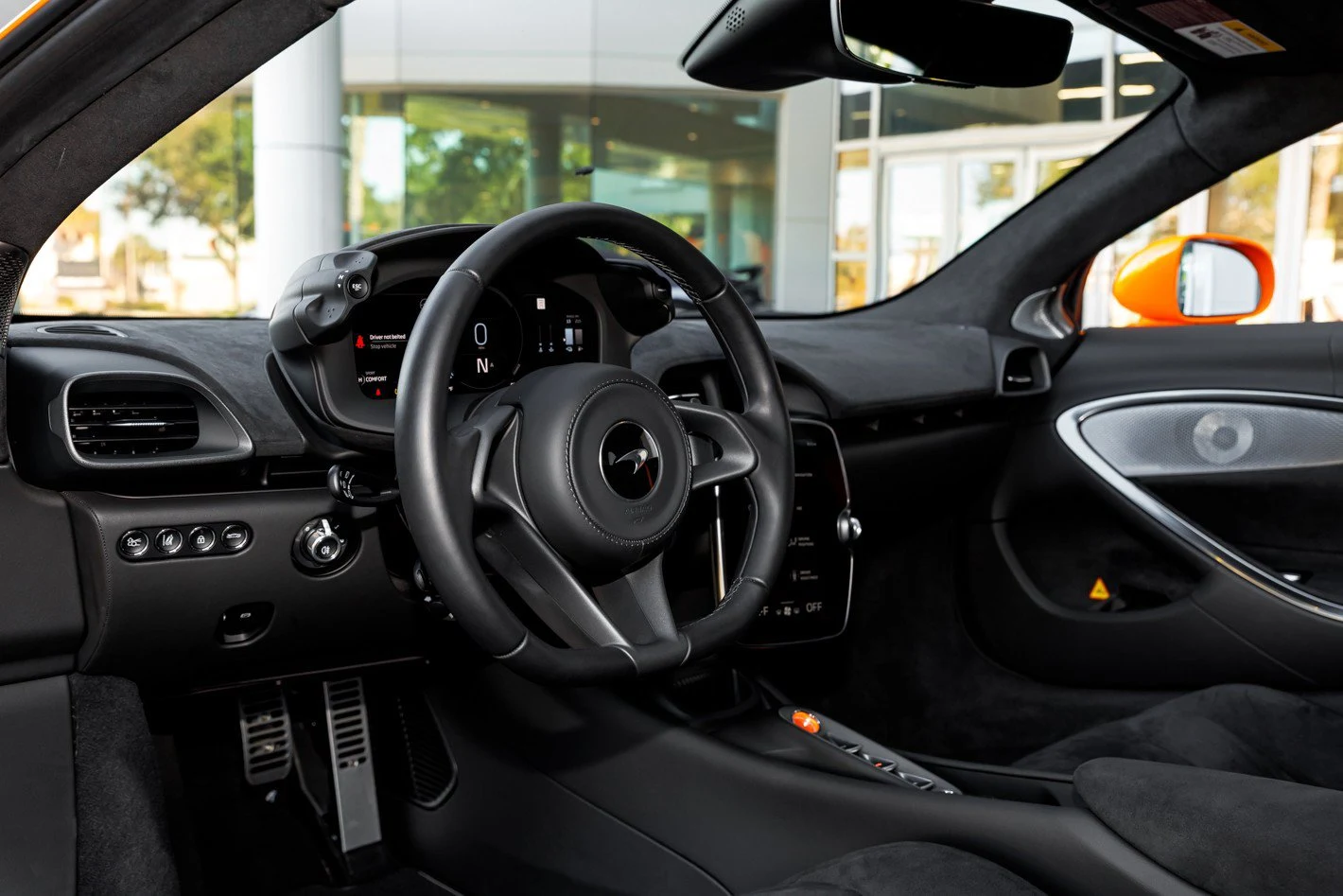 2025 McLaren Artura, 27/30