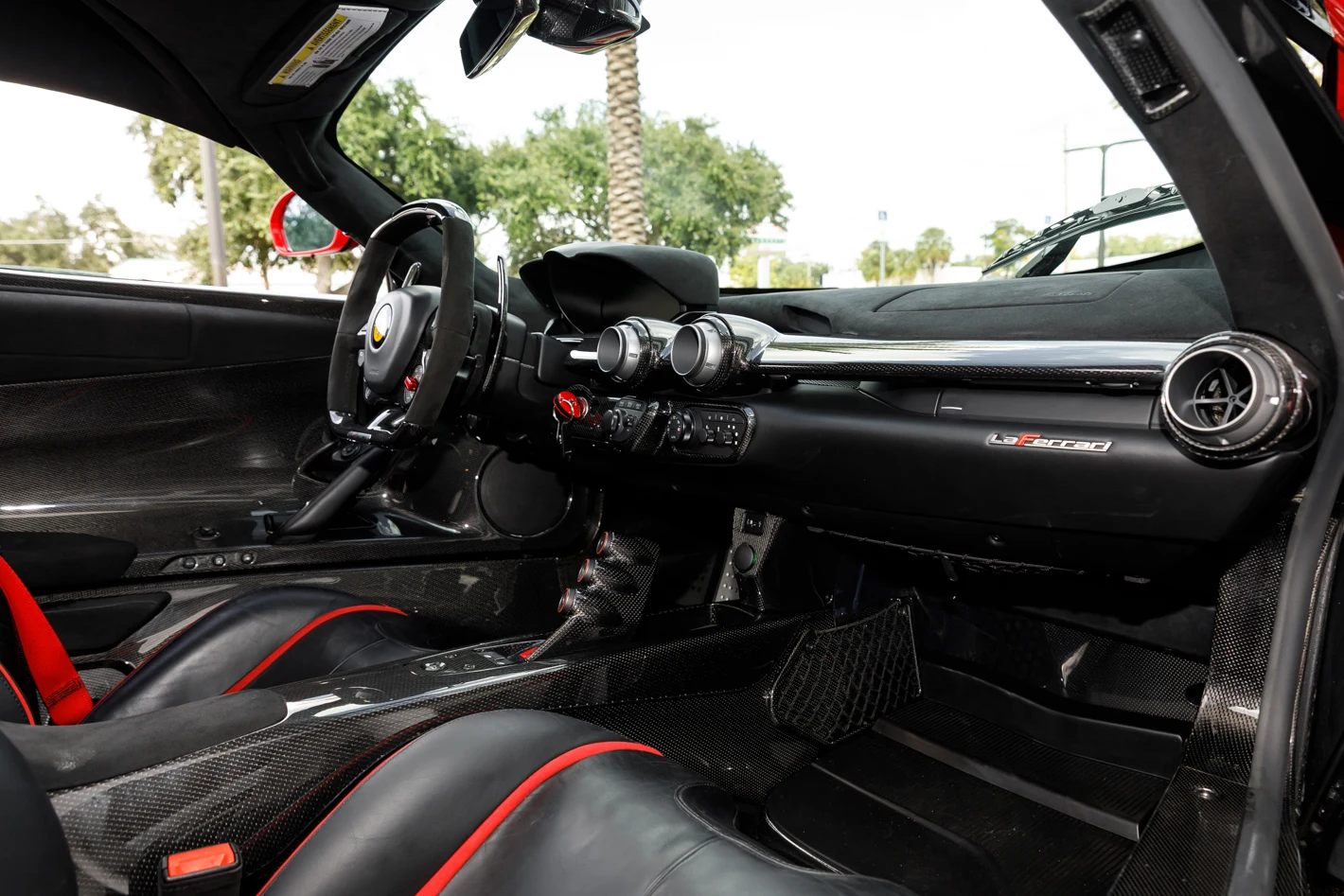 2014 Ferrari LaFerrari, 29/30