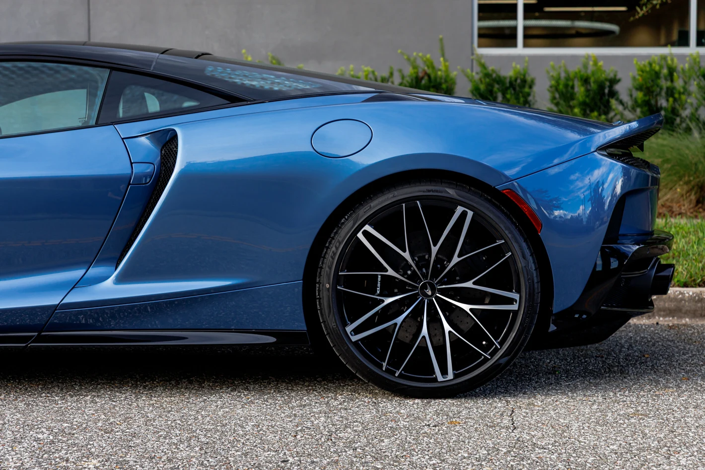 2027 McLaren GTS, 14/30