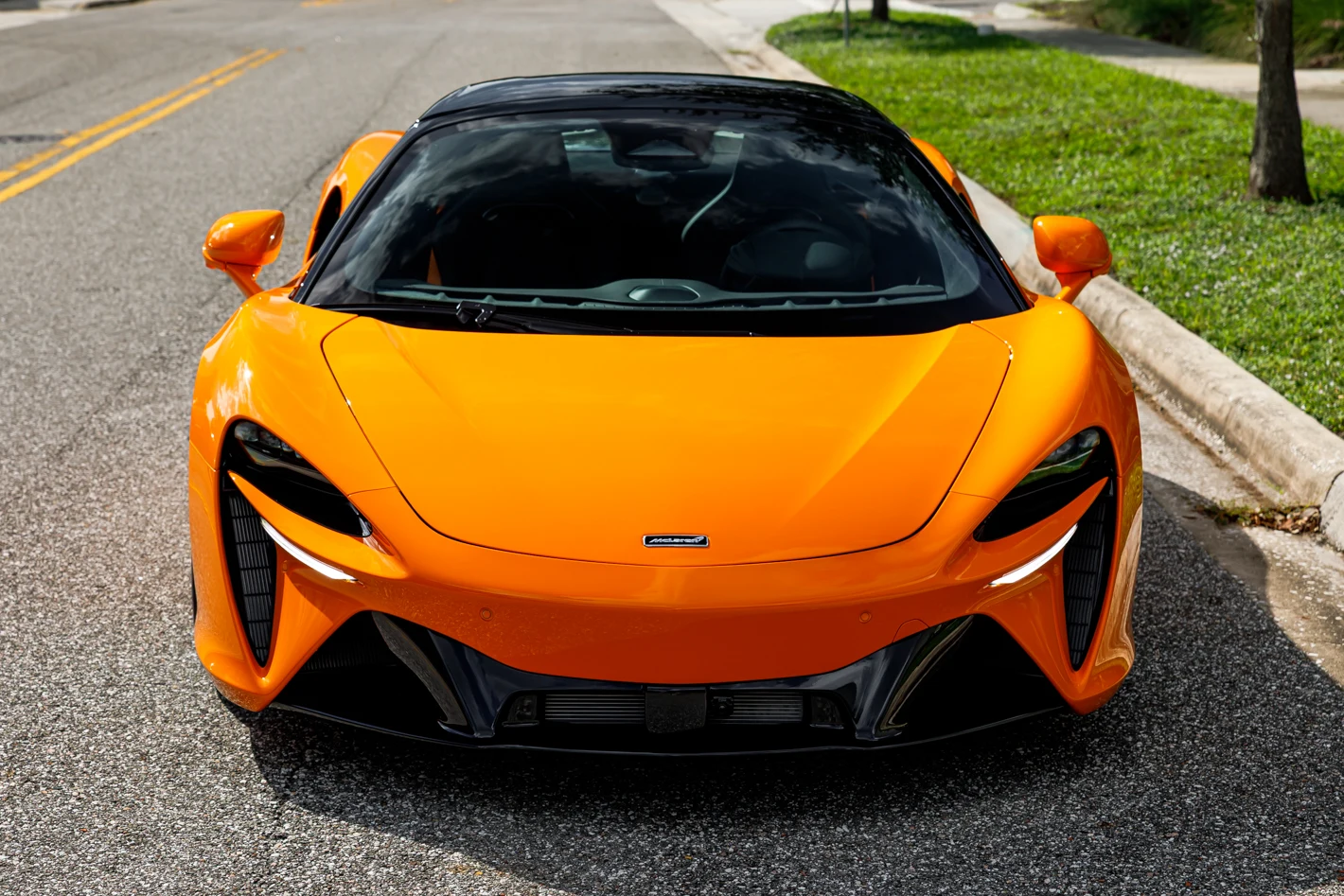 2027 McLaren Artura Spider TechLux, 2/30