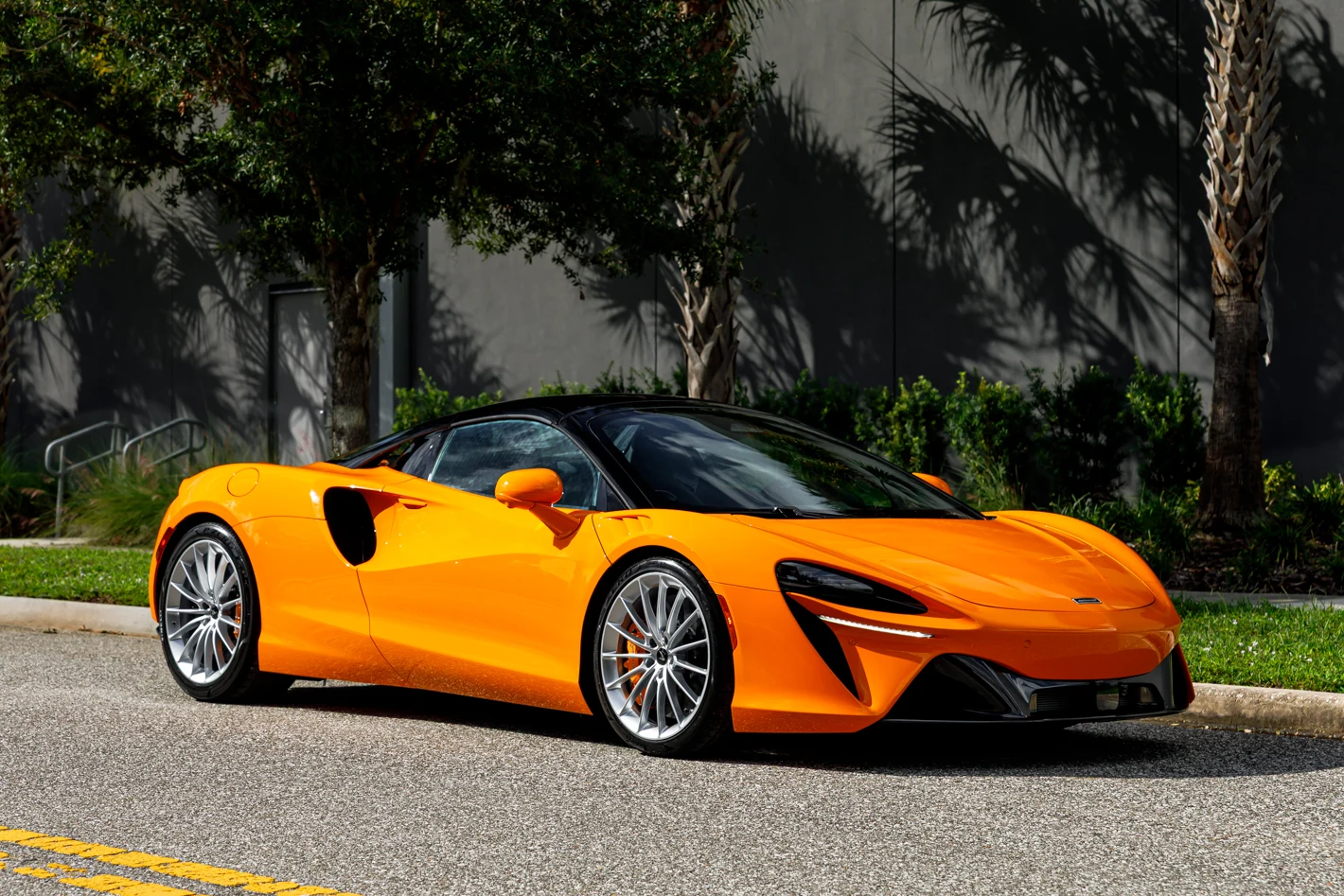 2027 McLaren Artura Spider TechLux, 3/30