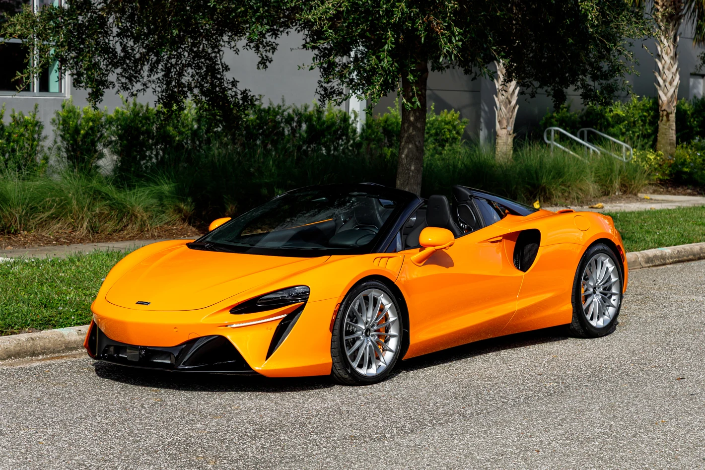 2027 McLaren Artura Spider TechLux, 8/30