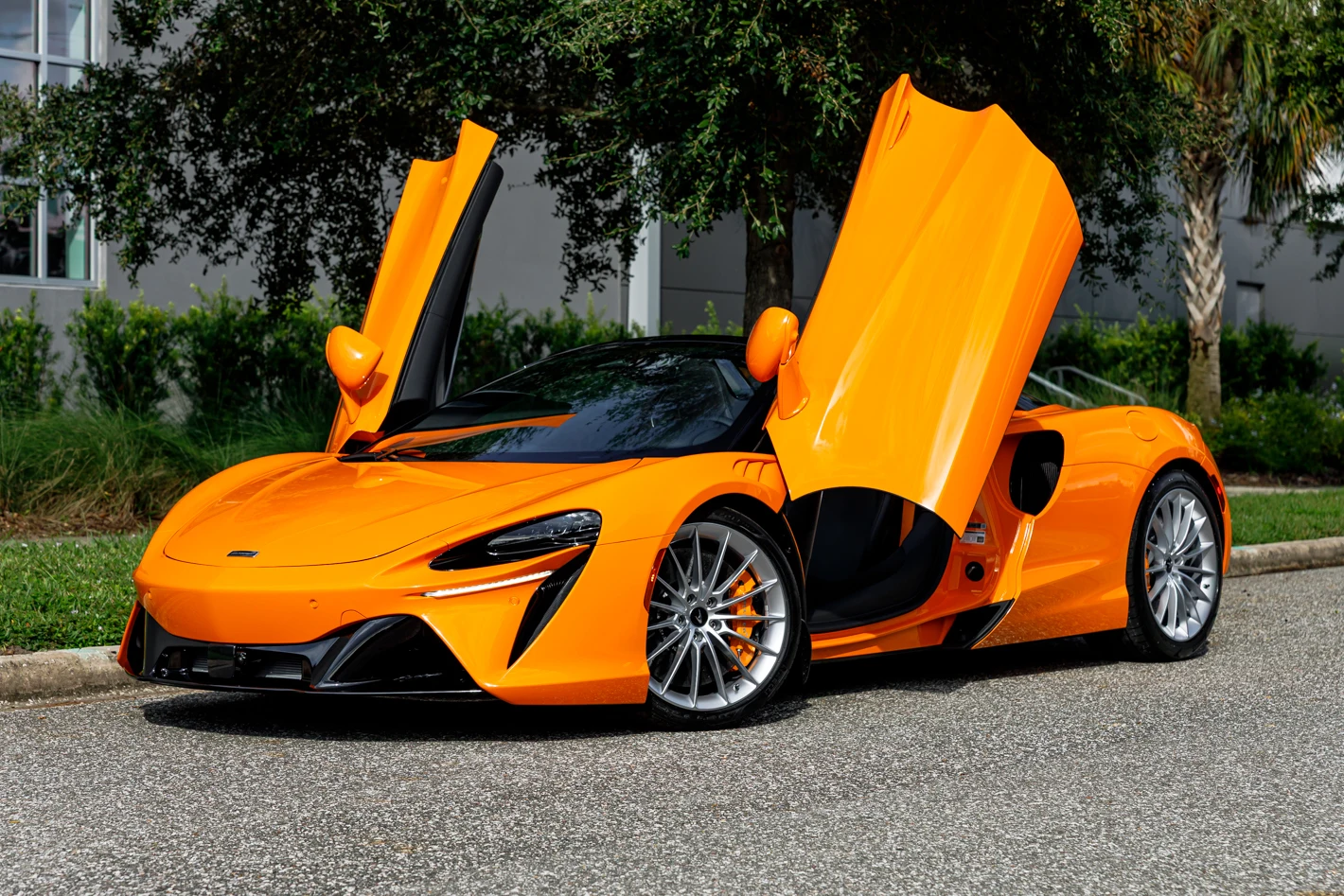2027 McLaren Artura Spider TechLux, 11/30