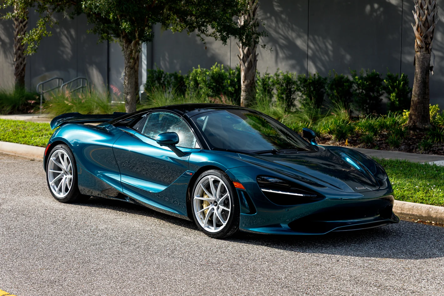 2027 McLaren 750S Spider TechLux, 2/30