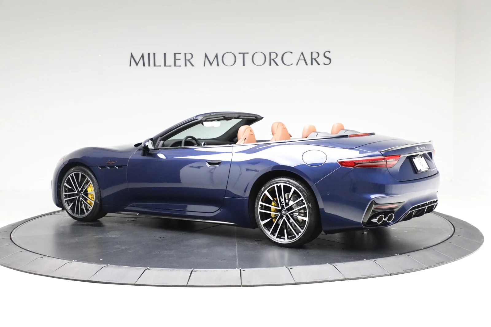 2026 Maserati GranCabrio Trofeo, 3/20