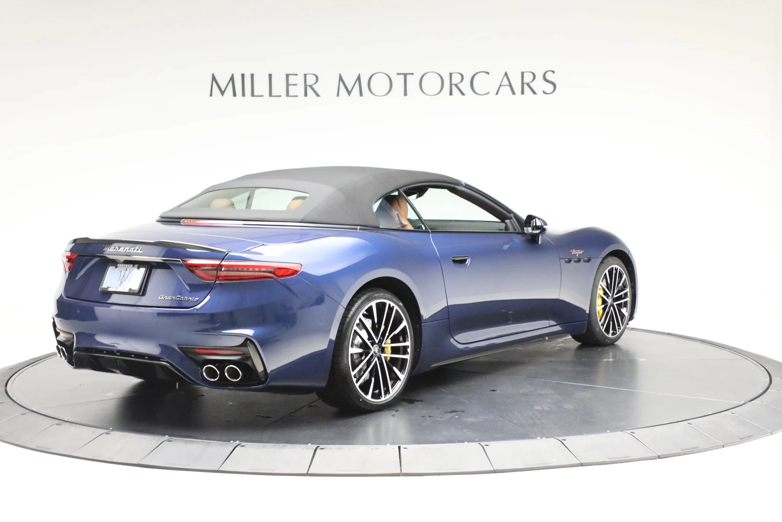 2026 Maserati GranCabrio Trofeo, 6/20