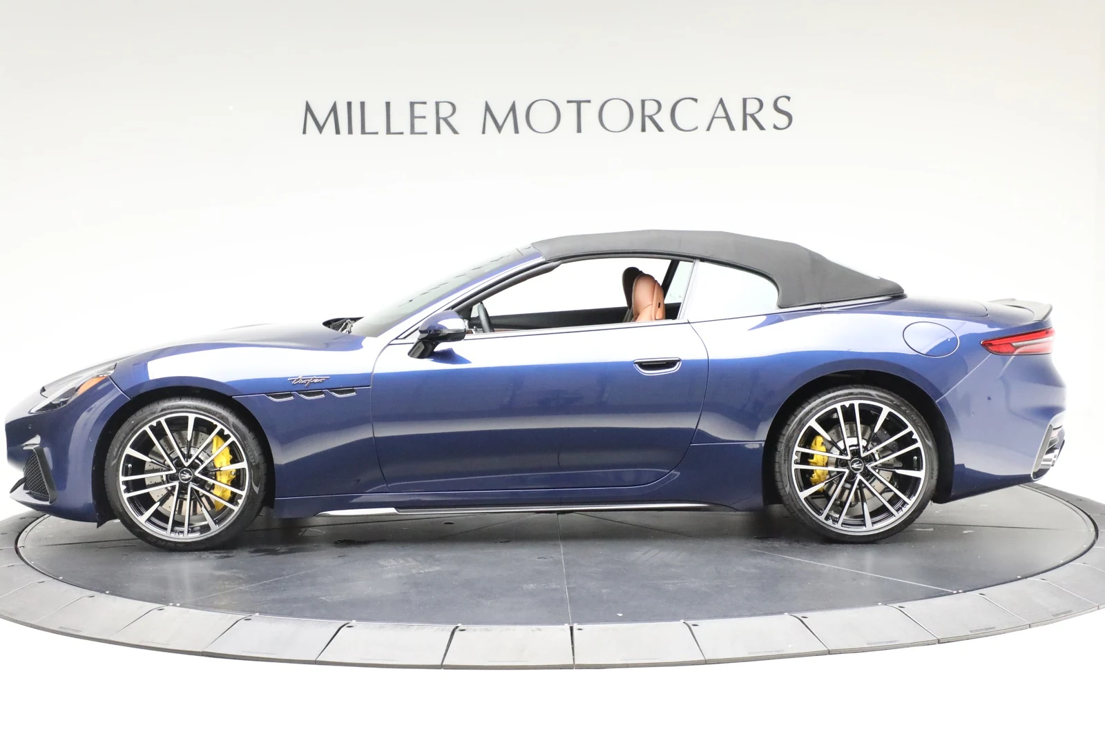 2026 Maserati GranCabrio Trofeo, 10/20