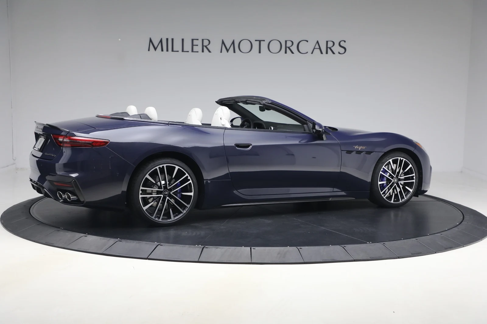 2026 Maserati GranCabrio Trofeo, 8/20